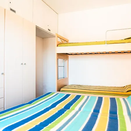Comfy Flat Near The And Shops In Apartment *