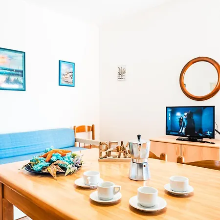 Comfy Flat Near The And Shops In Bibione