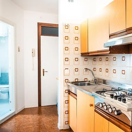 Comfy Flat Near The And Shops In *