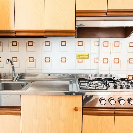 Comfy Flat Near The And Shops In Apartment